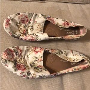 Floral toms 8.5
